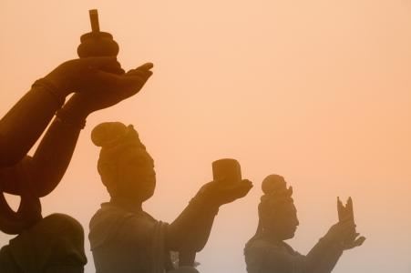 馕是什么东西，馕是用什么做的?